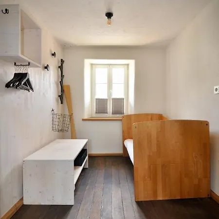 Ferienhaus Baustert بيت للعطل